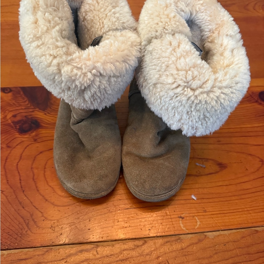 BearPaw Tan and Cream Cozy Slippers